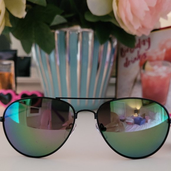 Steve Madden Accessories - Steve Madden Sunglasses